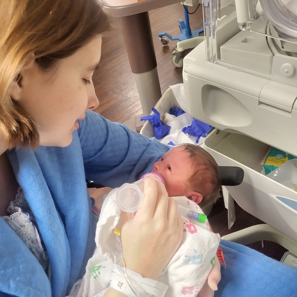 Meet your Posher, Kayla - Picture 2 of 2